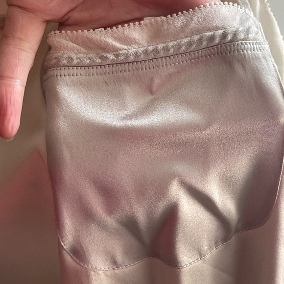 THEORY Carmelita Champagne Silk Spandex Blend Tank Chain Accent Pocket Medium - Picture 7 of 8